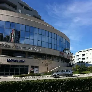 Apartman Karlo Near The Beautiful Znjan, Split